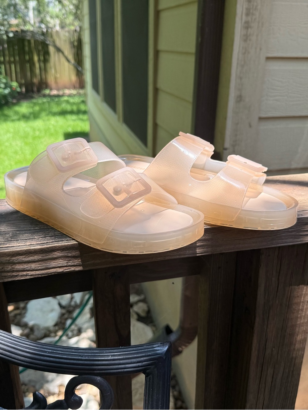 Cushionaire Pool Slide Sandals in Champagne - Women’s 9 - Picture 2 of 6